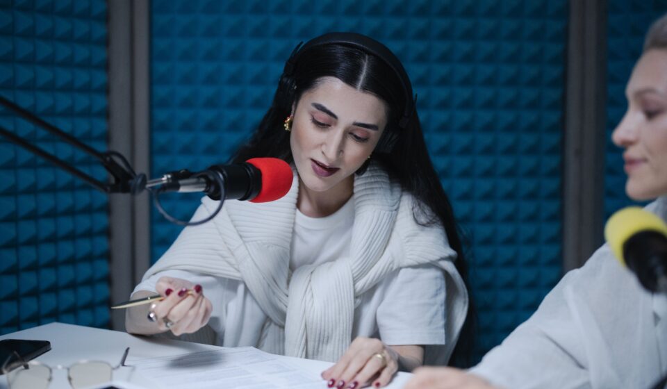 Lydia Mikiforow: Die Stimme Berlins zwischen Radio, Podcast und Stadtgeschichte lydia mikiforow